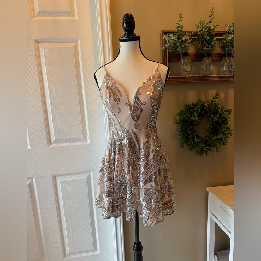 Windsor mini dress with silver sequin design